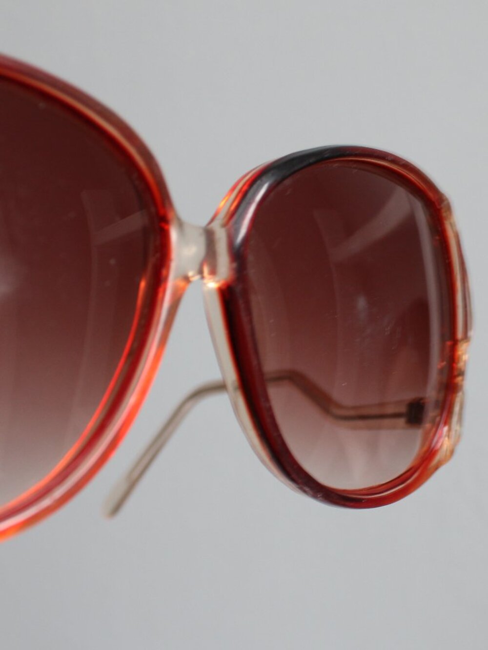 Vintage 70s 80s Wave Legs Red Large Round Frames Women's Sunglasses - Picture 7 of 8